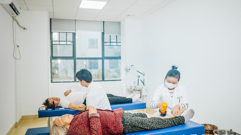 社区养老照护服务，为失能老人筑起温馨的家园
