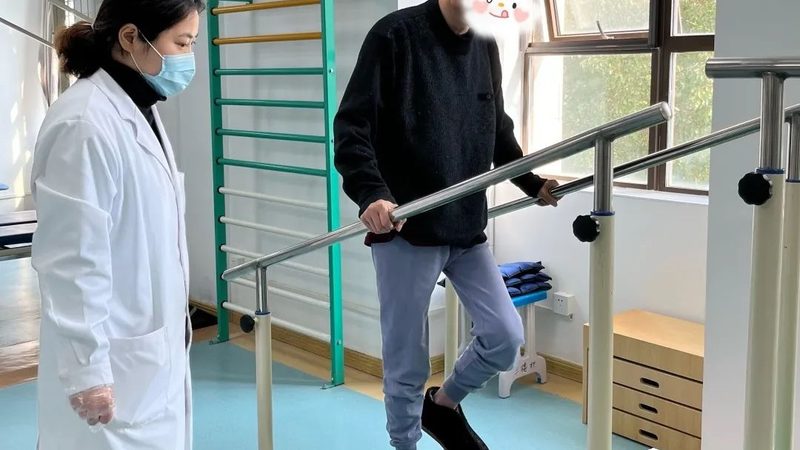 成都住家护工：揭秘价格背后的护理价值